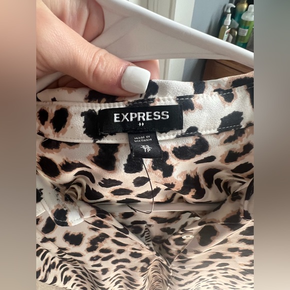 Short Sleeve Express print dress size XS/S - Picture 3 of 4